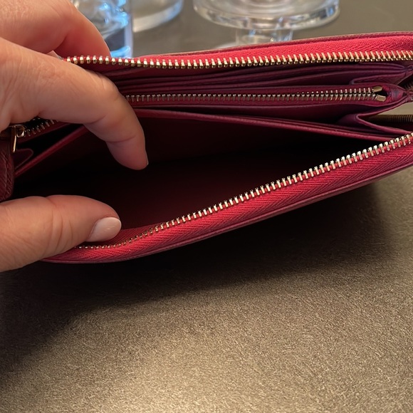 Authentic Prada Pink Wallet - Picture 14 of 15